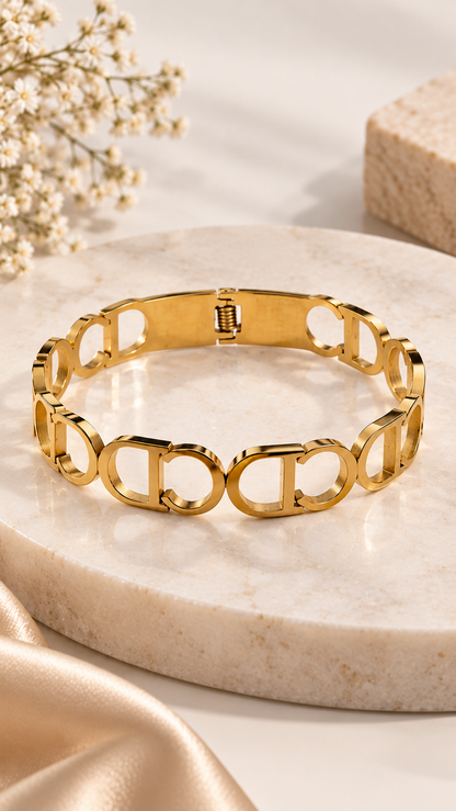 Élan Interlocking Gold Link Bracelet