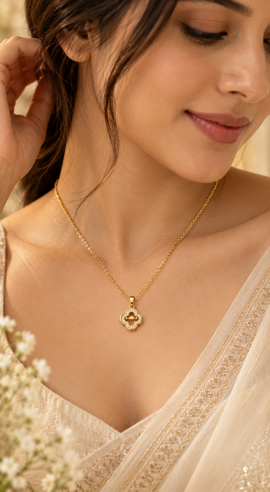 Clover Sparkle Pendant