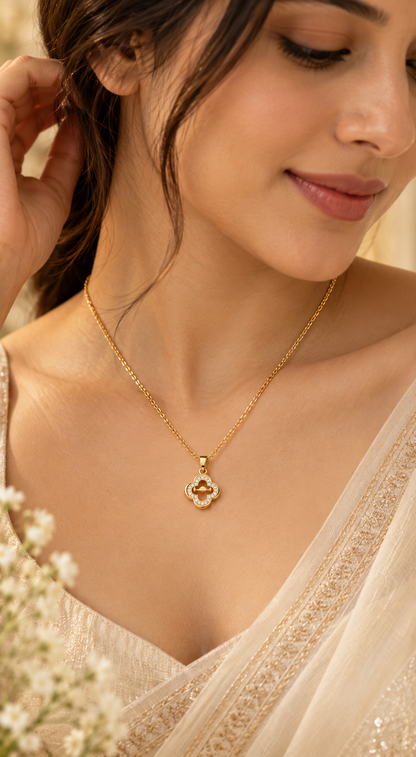 Clover Sparkle Pendant