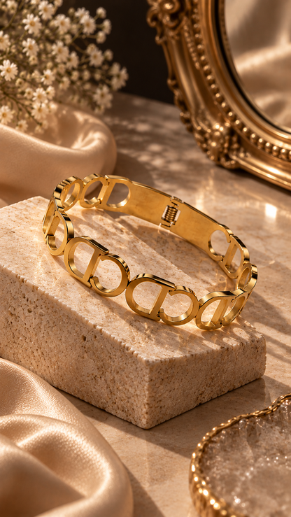 Élan Interlocking Gold Link Bracelet